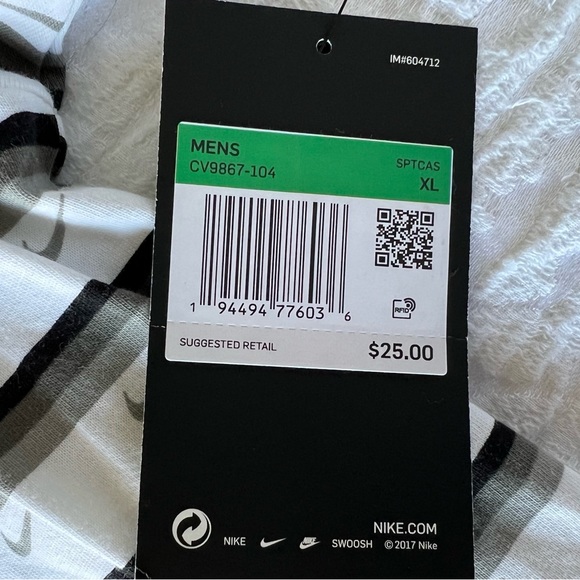 Nike striped t-shirt (X-large) NWT - Picture 3 of 6